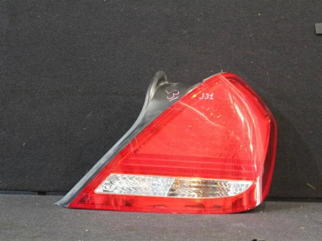 Фонарь правый для Nissan Teana J31 2003-2007 на фотографиях
