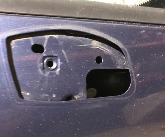 Дверь передняя правая для Peugeot 308 SW T7 2007-2014 на фотографиях