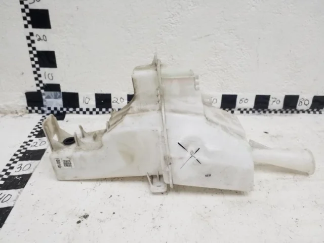 Бачок стеклоомывателя передний для Hyundai Creta 2 SU2 2021+ на фотографиях