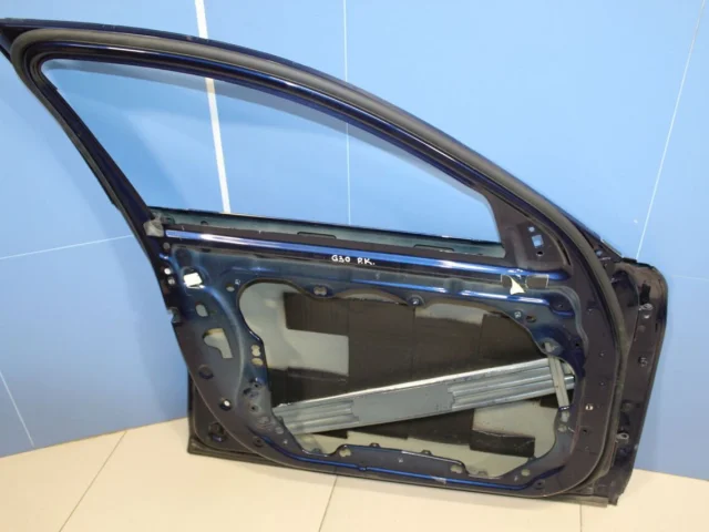 Накладка на дверь передняя левая для BMW 5er G30 2016-2023 на фотографиях