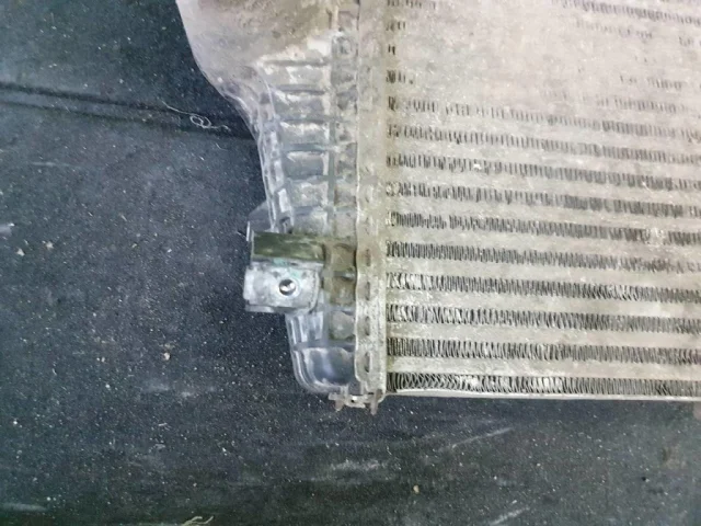 Интеркулер левый для Audi Q8 4M 2018-2023 на фотографиях