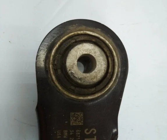 Качающийся рычаг правый для BMW X3 G01 2017-2023 на фотографиях