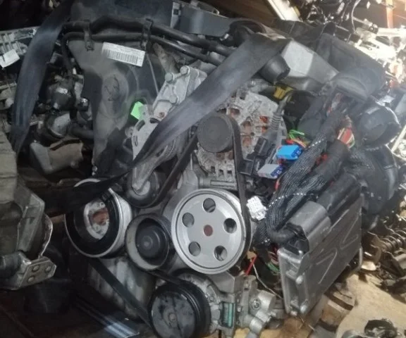 Двигатель для Audi A4 B7 Кабриолет 2004-2008 на фотографиях