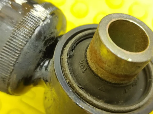 Амортизатор задний левый для BMW 7er Е38 1994-2001 на фотографиях