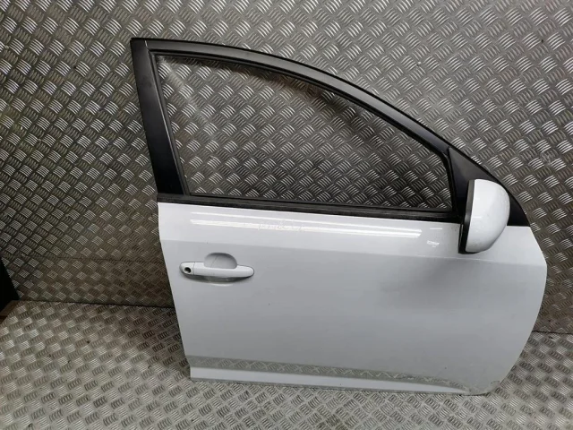 Двери для Kia Ceed 1 ED rest 2010-2012 на фотографиях