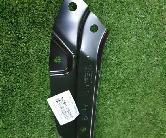 Кронштейн правой фары верхний для Volkswagen Polo V (6C) Седан 2015-2020 на фотографиях