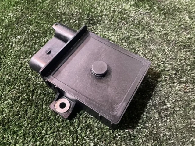 Реле свечей накала для BMW X5 Е70 2006-2013 на фотографиях