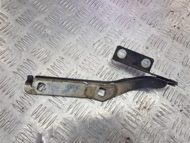 Петля капота правая для Peugeot Partner Фургон 2015+ на фотографиях