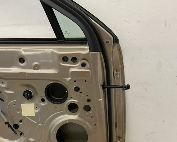 Двери для Volkswagen Touareg III (CR) 2018+ на фотографиях