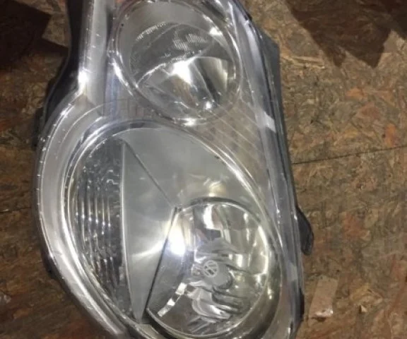 Фара правая для Volkswagen Polo IV (9N3) 2005-2009 на фотографиях