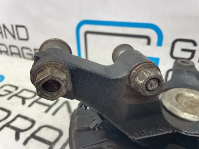 Кулак поворотный левый для Mercedes-Benz Vito W639 Vito Фургон 2003-2013 на фотографиях