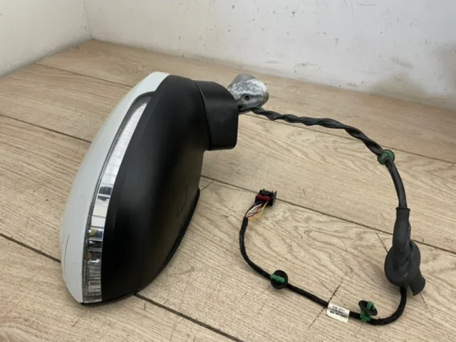 Стекла и зеркала для Volkswagen Passat (B8.5) 2019+ на фотографиях