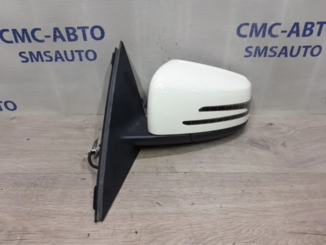 Стекла и зеркала для Mercedes-Benz C class C204 2008-2015 на фотографиях