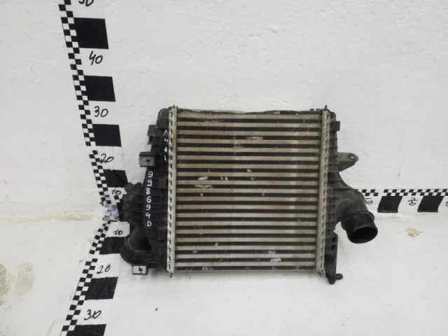 Интеркулер левый для Audi Q8 4M 2018-2023 на фотографиях