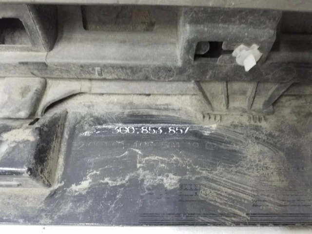 Накладка порога левая для Volkswagen Passat (B8) Variant 2014-2019 на фотографиях