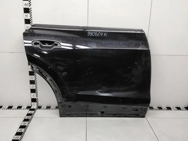 Дверь задняя правая для Audi Q8 4M 2018-2023 на фотографиях