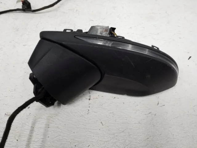 Стекла и зеркала для Audi A7 C8 2018+ на фотографиях