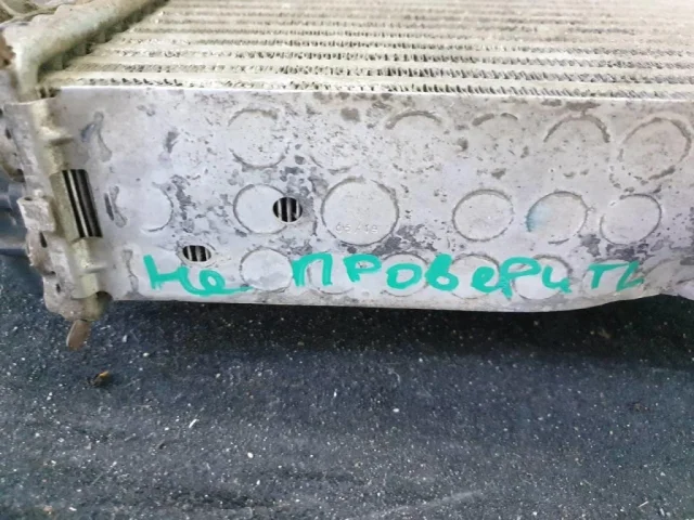 Интеркулер левый для Audi Q8 4M 2018-2023 на фотографиях