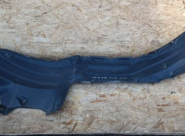 Подкрылок передний левый для Toyota Land Cruiser 200 (JDM) 2007-2013 на фотографиях