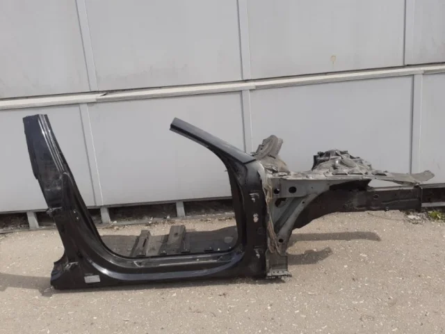 Лонжерон передний правый для Audi A7 4G 2010-2014 на фотографиях