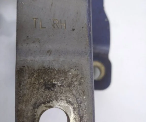 Петля капота левая для Hyundai Tucson TL rest 2018-2021 на фотографиях