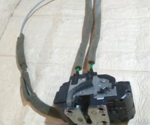 Замок двери задней правой для Nissan Qashqai J10 2006-2013 на фотографиях