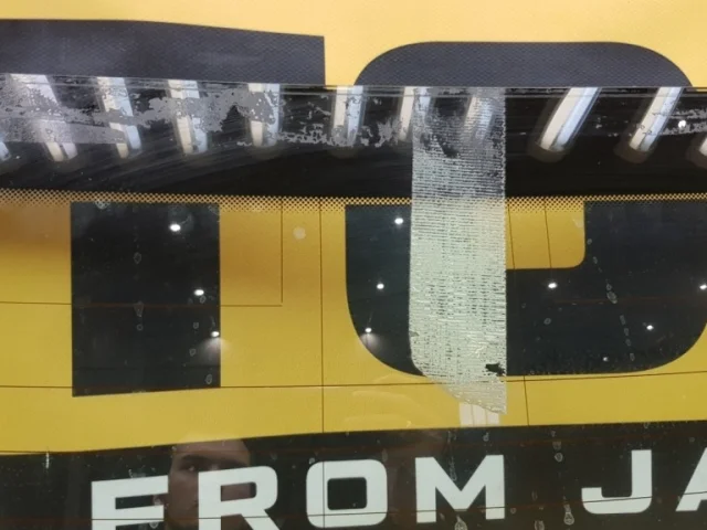 Стекло заднее для BMW 7er Е38 1994-2001 на фотографиях