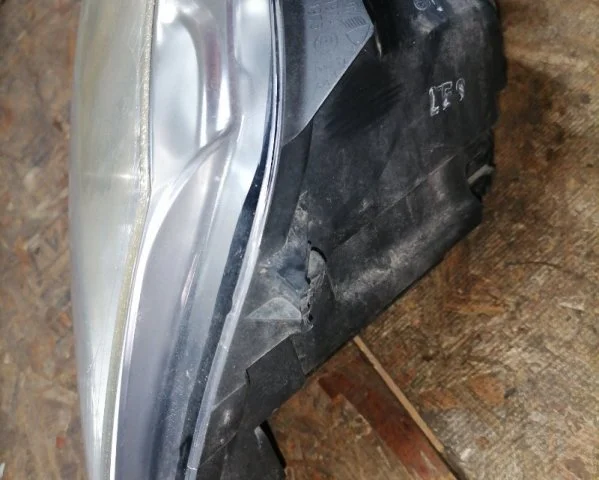 Фара правая для Volkswagen Polo IV (9N3) 2005-2009 на фотографиях