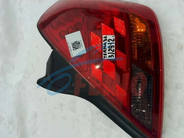 Фонарь левый для Nissan Teana J31 2003-2007 на фотографиях