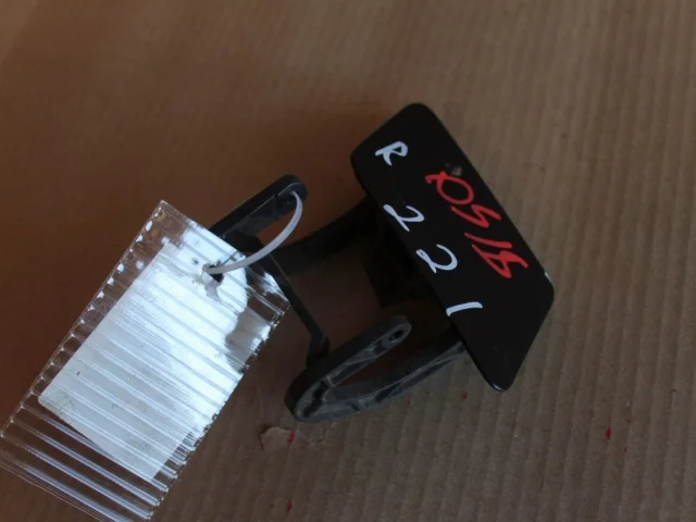 Крышка форсунки фароомывателя правая для Mercedes-Benz S class W221 2005-2013 на фотографиях