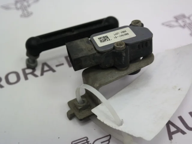 Датчик дорожного просвета передний для BMW X3 G01 2017-2023 на фотографиях