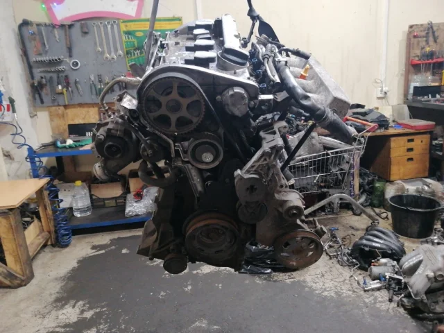 Двигатель для Volkswagen Passat Variant (B5+ (B5.5), Typ 3BG) 2000-2005 на фотографиях