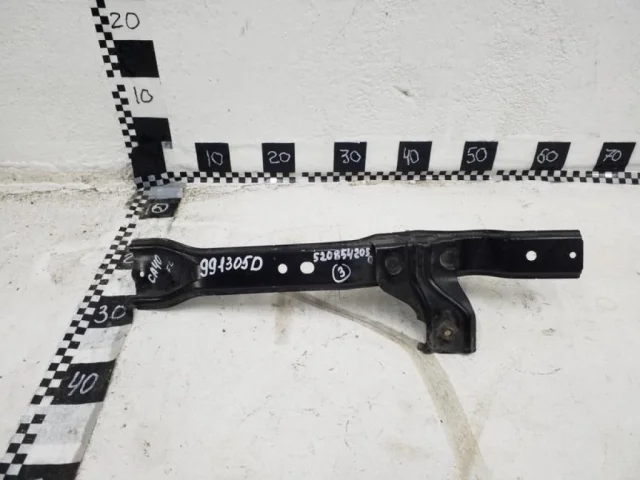 Кронштейн замка капота для Toyota RAV4 XA40 rest 2015-2019 на фотографиях