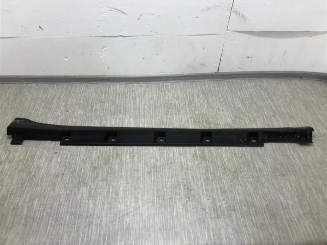 Накладка порога правая для Subaru XV GT/G24 2017+ на фотографиях