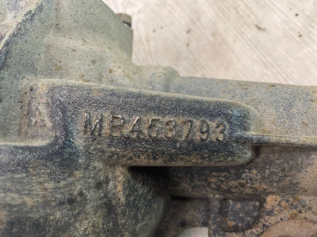 Редуктор переднего моста для Mitsubishi Pajero V90 5dr rest II 2014-2020 на фотографиях