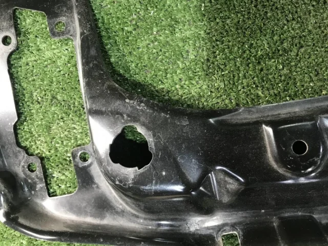 Панель радиатора (телевизор) для BMW 1er Ф21 2012-2014 на фотографиях