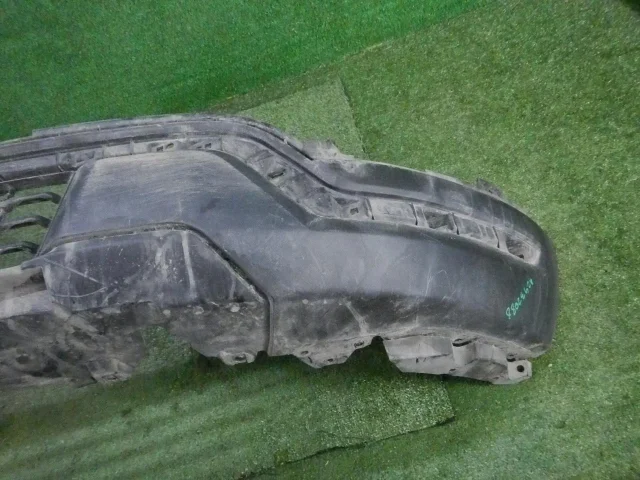 Решетка переднего бампера для Ford Explorer U502 rest 2014-2019 на фотографиях