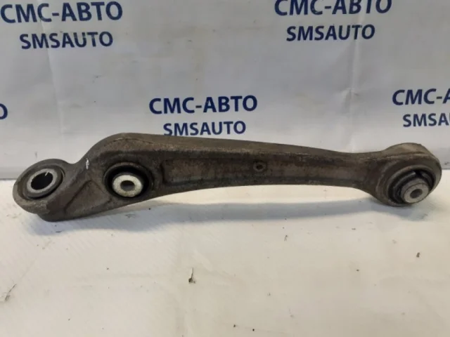 Качающийся рычаг правый для Audi A4 B8 2007-2015 на фотографиях