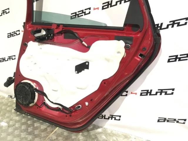 Дверь передняя правая для Citroen C4 Хэтчбек 2010-2016 на фотографиях