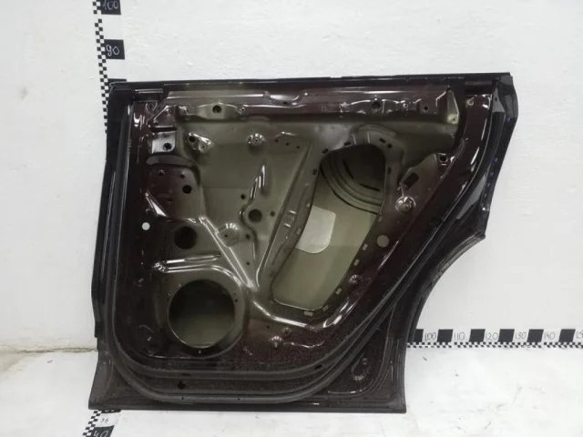 Дверь задняя правая для Audi Q8 4M 2018-2023 на фотографиях