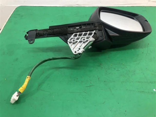 Зеркало заднего вида (в салоне) для Subaru Legacy BN 2017+ на фотографиях