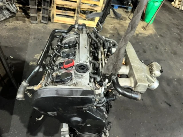 Двигатель для Volkswagen Passat Variant (B5+ (B5.5), Typ 3BG) 2000-2005 на фотографиях