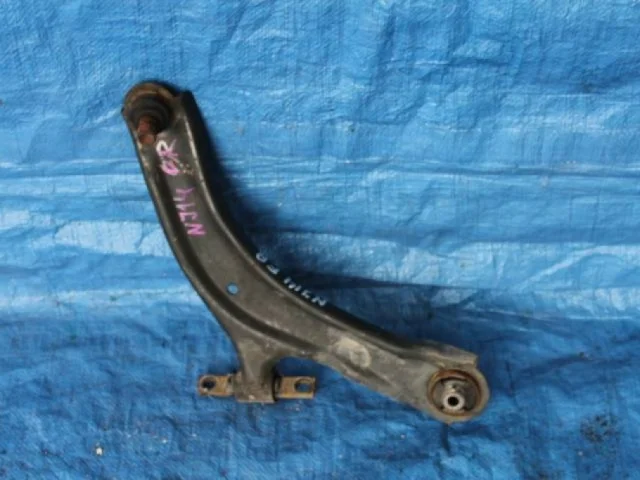 Рычаг передний правый верхний для Nissan Qashqai J10 2006-2013 на фотографиях