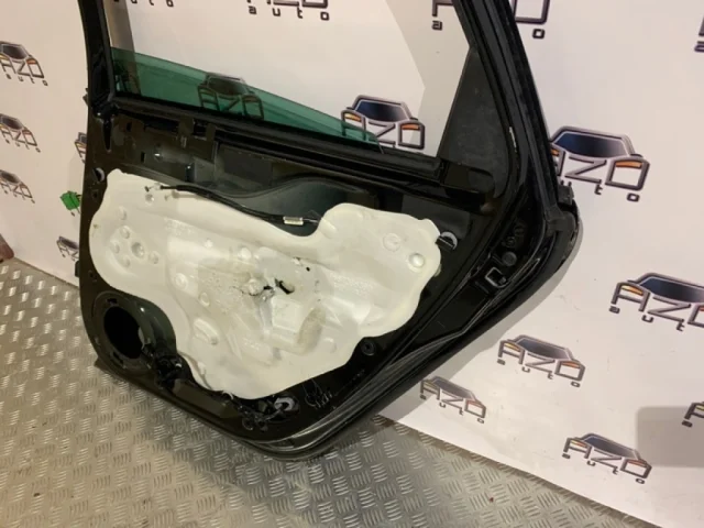 Дверь передняя правая для Citroen C4 Хэтчбек 2010-2016 на фотографиях