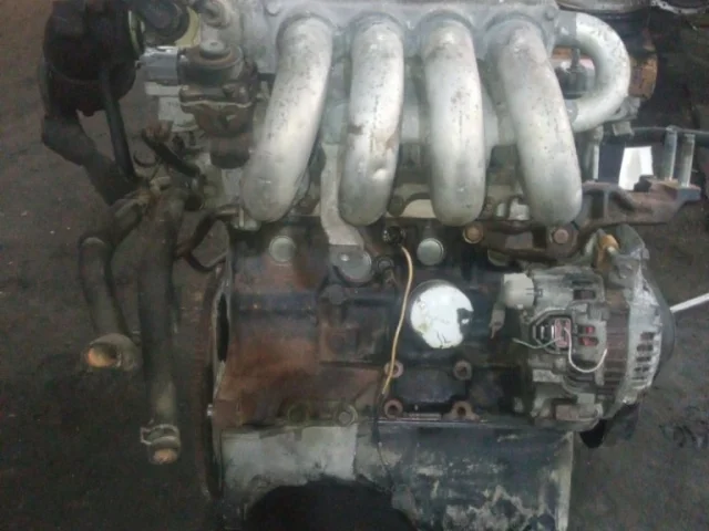 Двигатель без навесного для Mazda Familia BJ Седан 1998-2003 на фотографиях