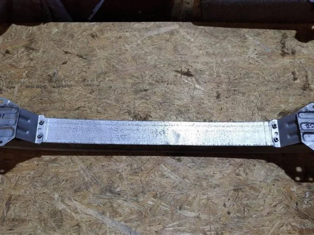 Усилитель заднего бампера для Toyota Avensis Универсал T250 2003-2008 на фотографиях