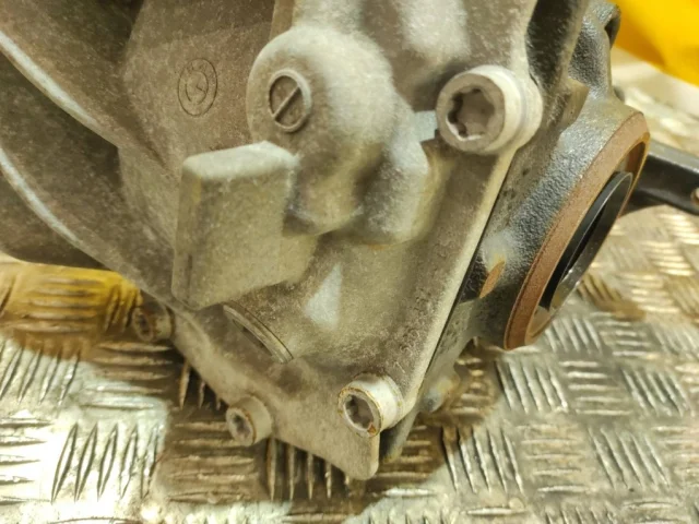 Редуктор заднего моста для BMW 1er Ф20 2011-2015 на фотографиях