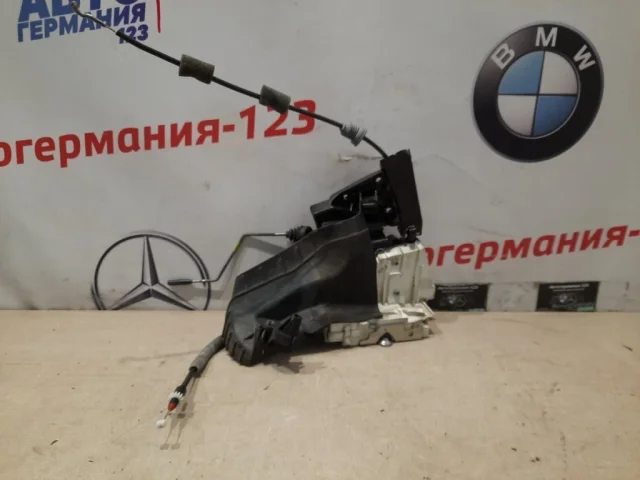Уплотнитель передней правой двери для Mercedes-Benz M class W164 2005-2011 на фотографиях