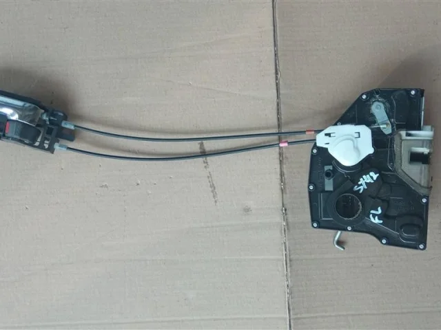 Замок передней левой двери для Suzuki SX4 2006-2009 на фотографиях