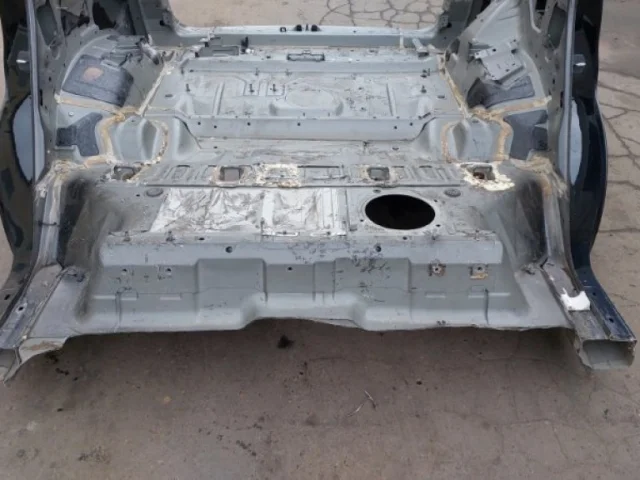 Крылья для Infiniti QX 56 2010-2014 на фотографиях